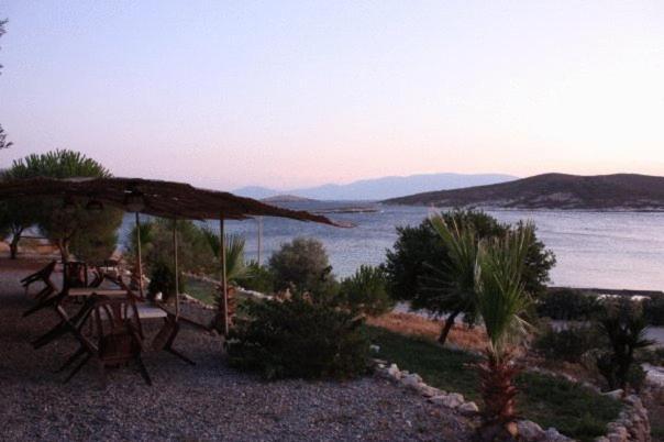 Teras Motel Foça Eksteriør billede