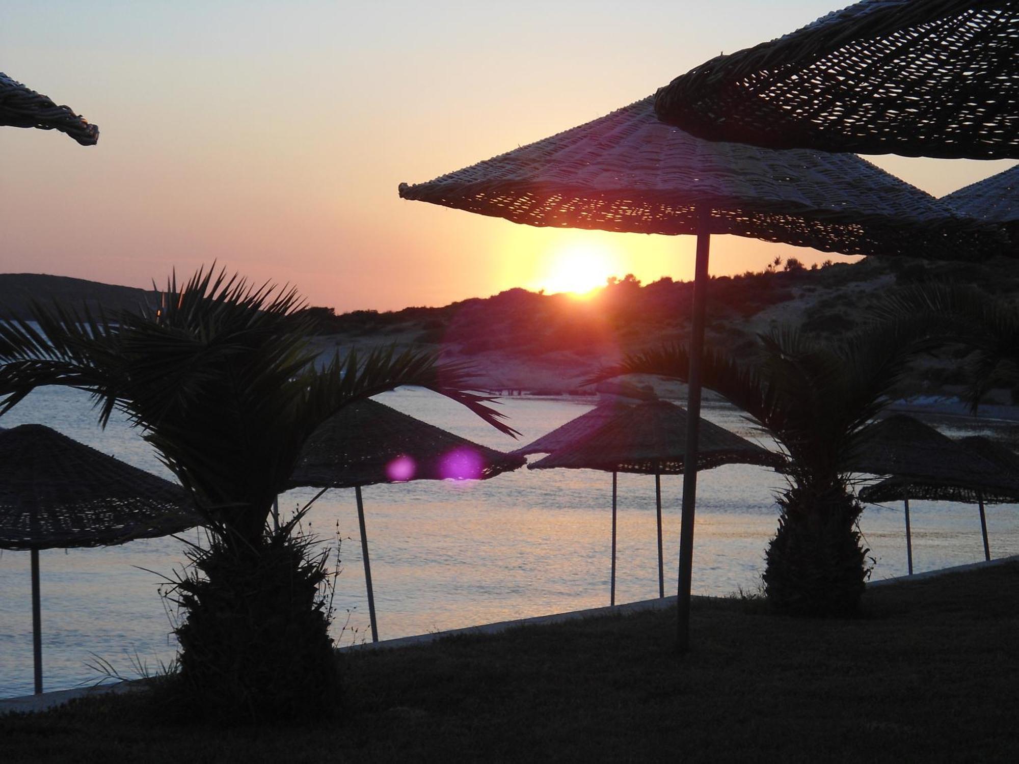 Teras Motel Foça Eksteriør billede