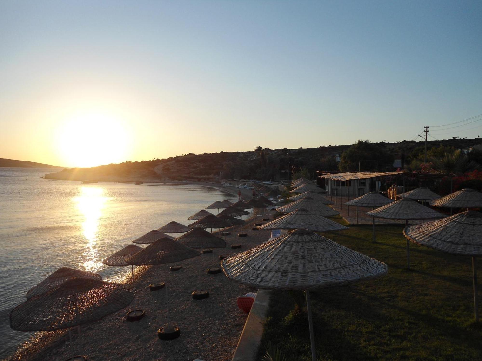 Teras Motel Foça Eksteriør billede