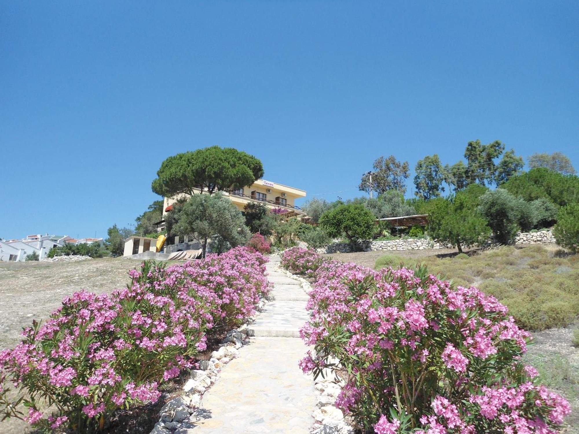 Teras Motel Foça Eksteriør billede