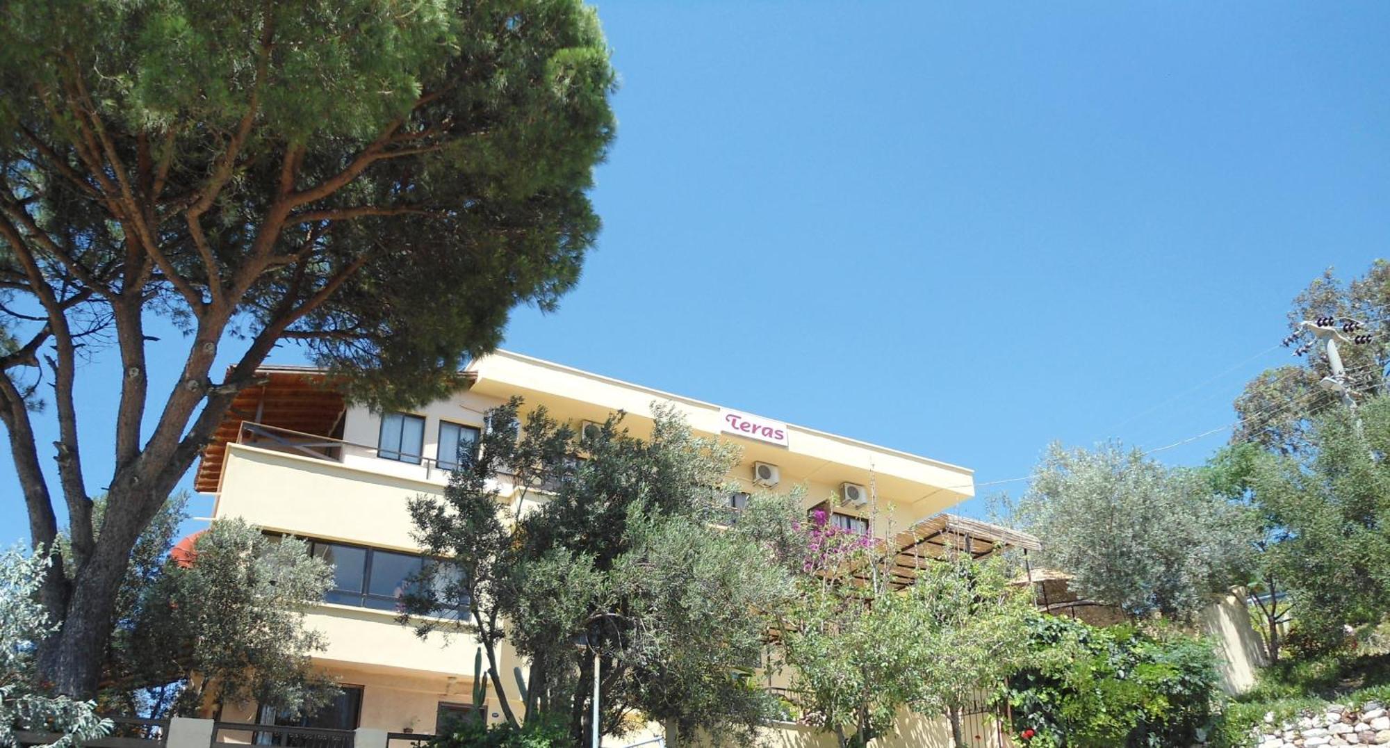 Teras Motel Foça Eksteriør billede