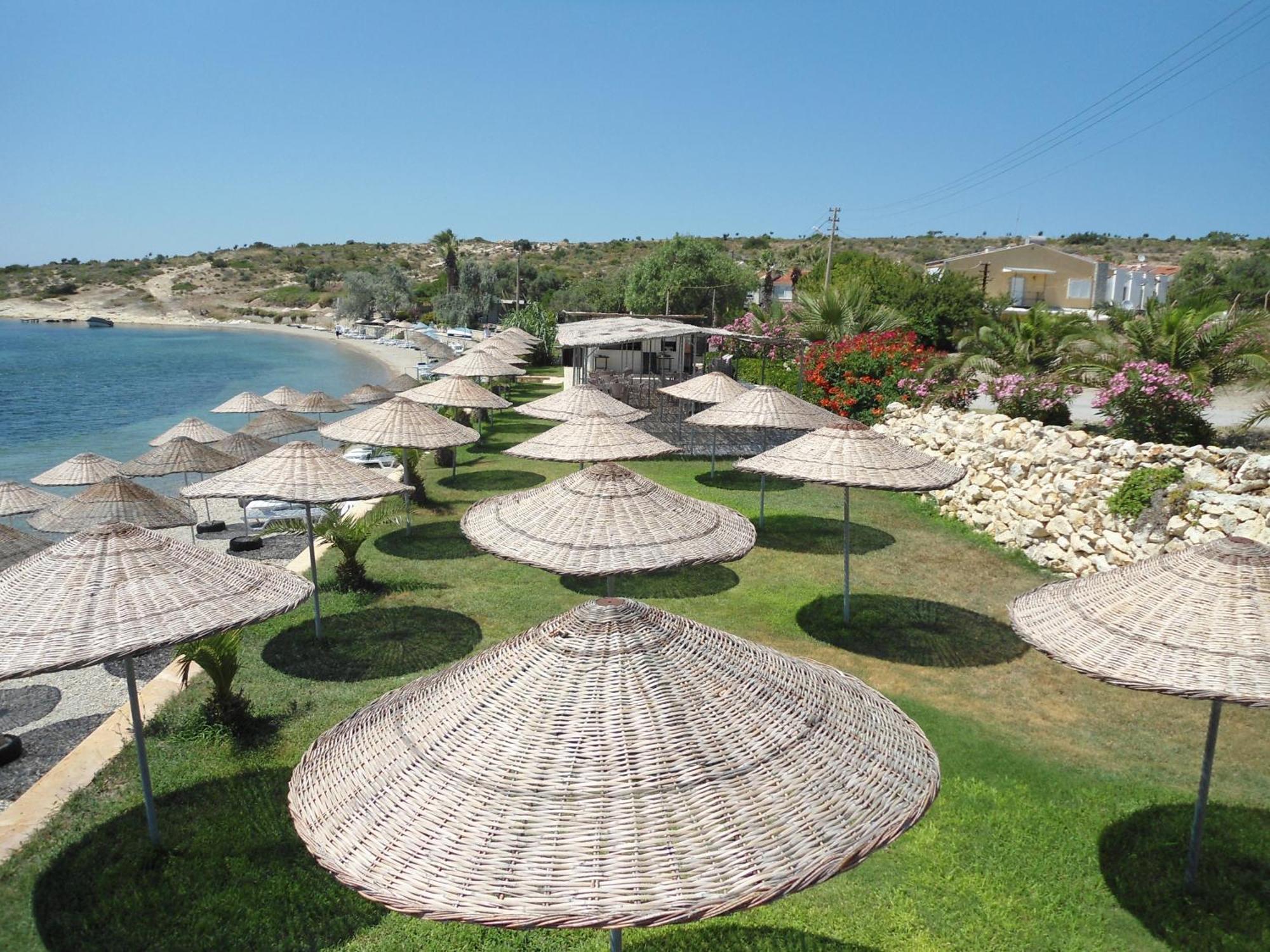 Teras Motel Foça Eksteriør billede