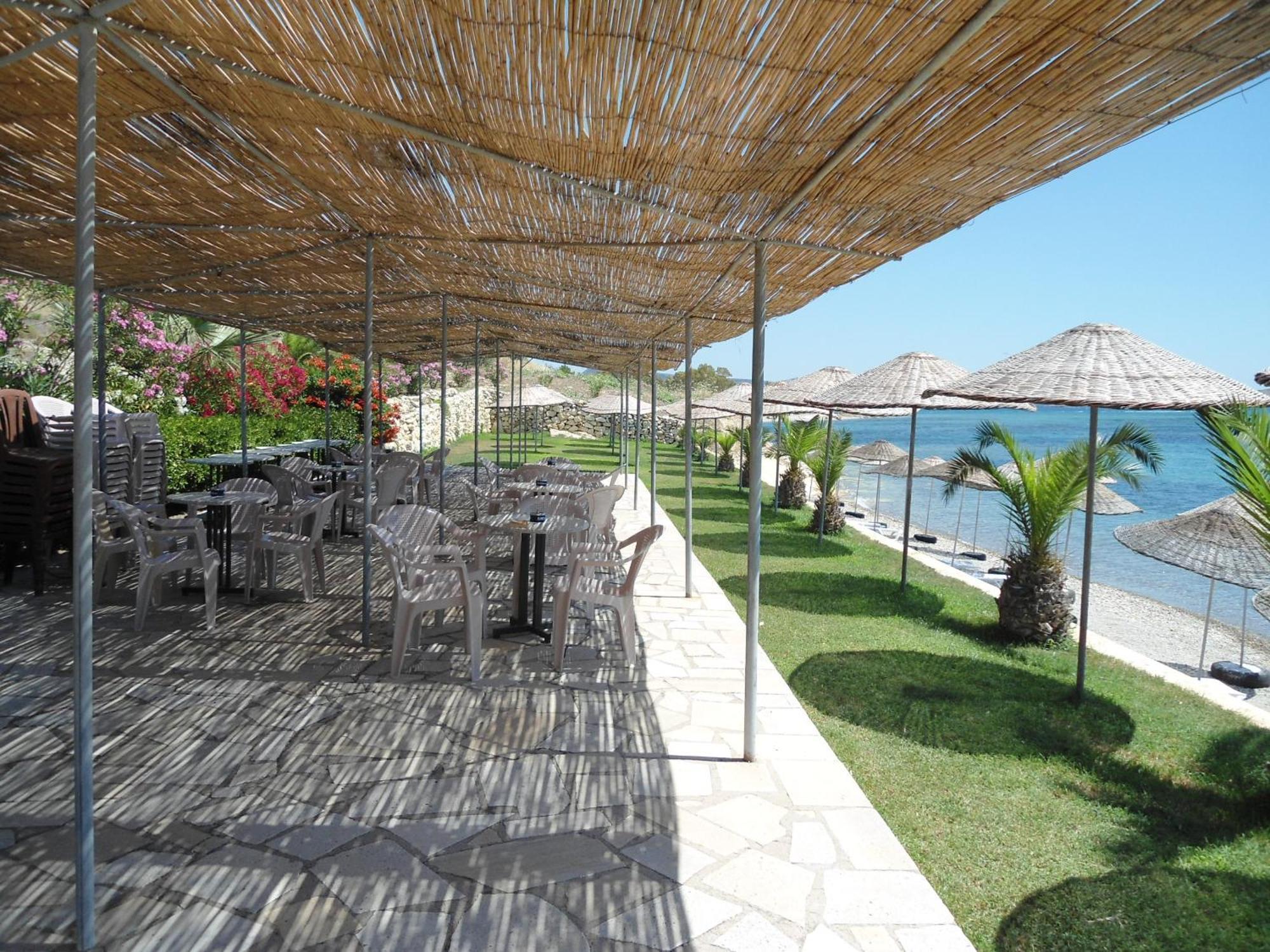 Teras Motel Foça Eksteriør billede