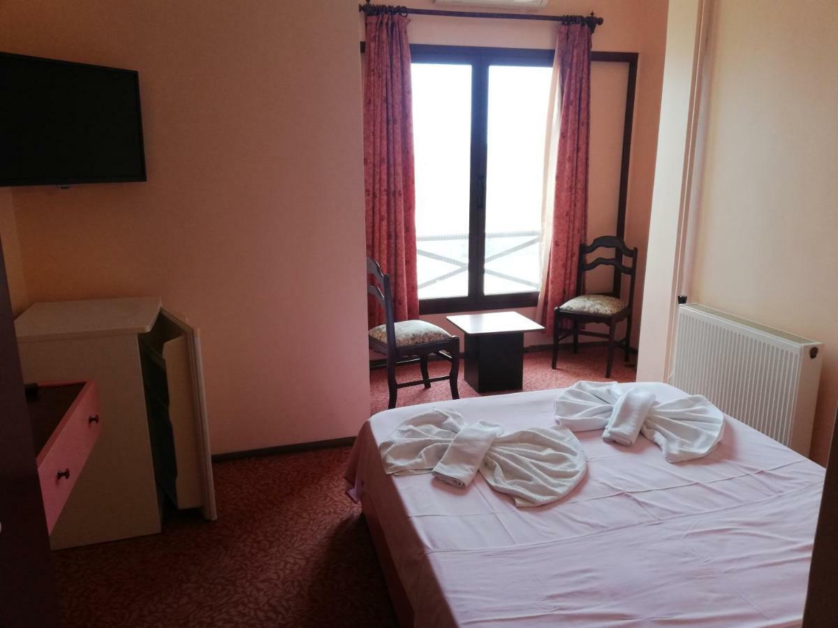 Teras Motel Foça Eksteriør billede