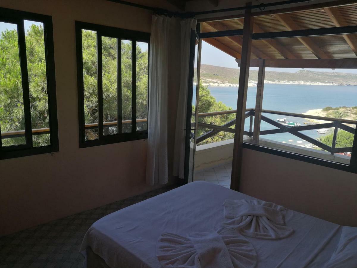 Teras Motel Foça Eksteriør billede